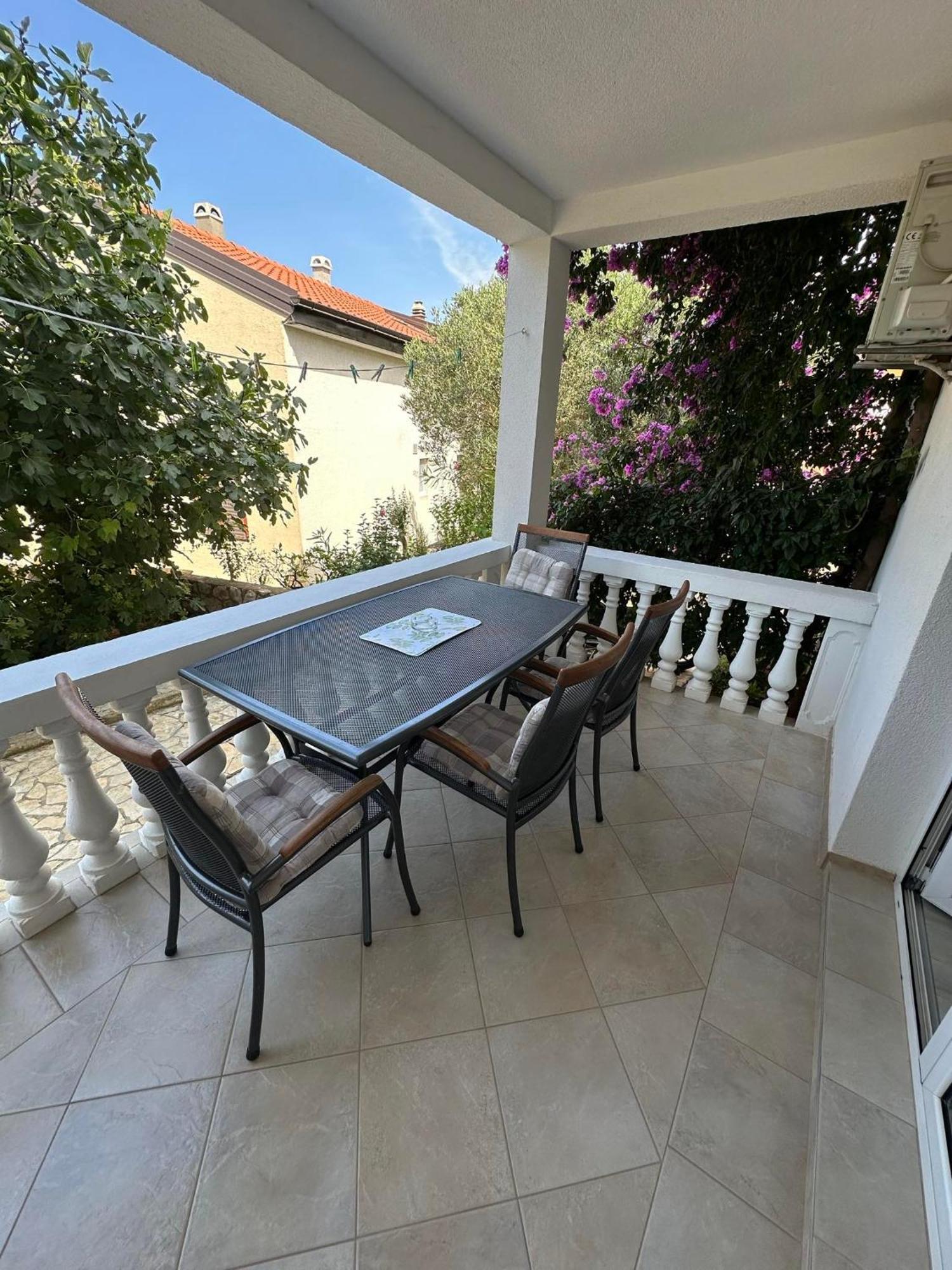Apartmani Ljubica, Murter Exterior photo